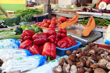 蔬菜地攤 城市中的新鮮綠洲